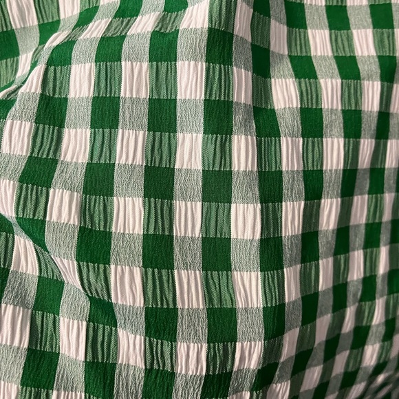Adorable green gingham peplum top - Picture 3 of 3